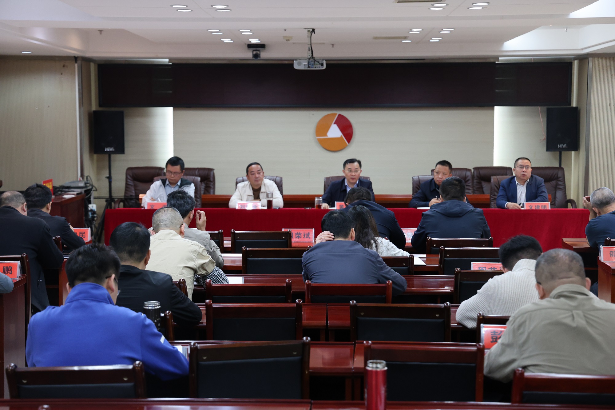 黄小刚在公司早会上强调：在岗在位在状态,紧盯全年目标任务,奋力冲刺四季度